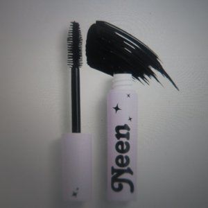 NEEN Pretty Extra in Black